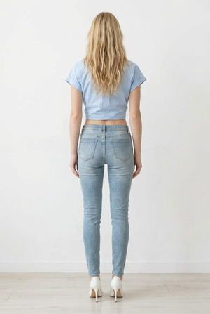 Camicetta crop azzurra, donna, 100% cotone, con nodo sulla vita, maniche corte