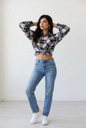 Camicia oversize stile boscaiolo a quadri neutri con chiusura a bottoni e tasche sul petto