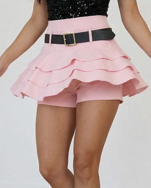 Skort rosa da donna (gonna pantaloncino) in poliestere con balze vestibilità regular dettaglio pantaloncino