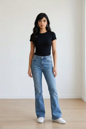 Jeans in denim blu da donna modello 5 tasche vista frontale