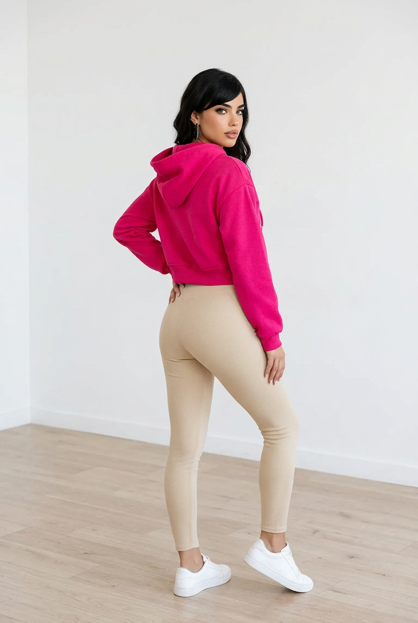 Leggings bianchi imbottiti a vita alta realizzati in tessuto elasticizzato per comfort e vestibilità aderente