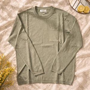 Maglia girocollo verde con taschino sul petto in cotone slub
