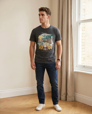 T-shirt nera uomo indossata fronte