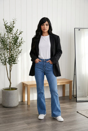 Jeans flare donna in denim chiaro high-waist con gamba a zampa e micro applicazioni brillanti